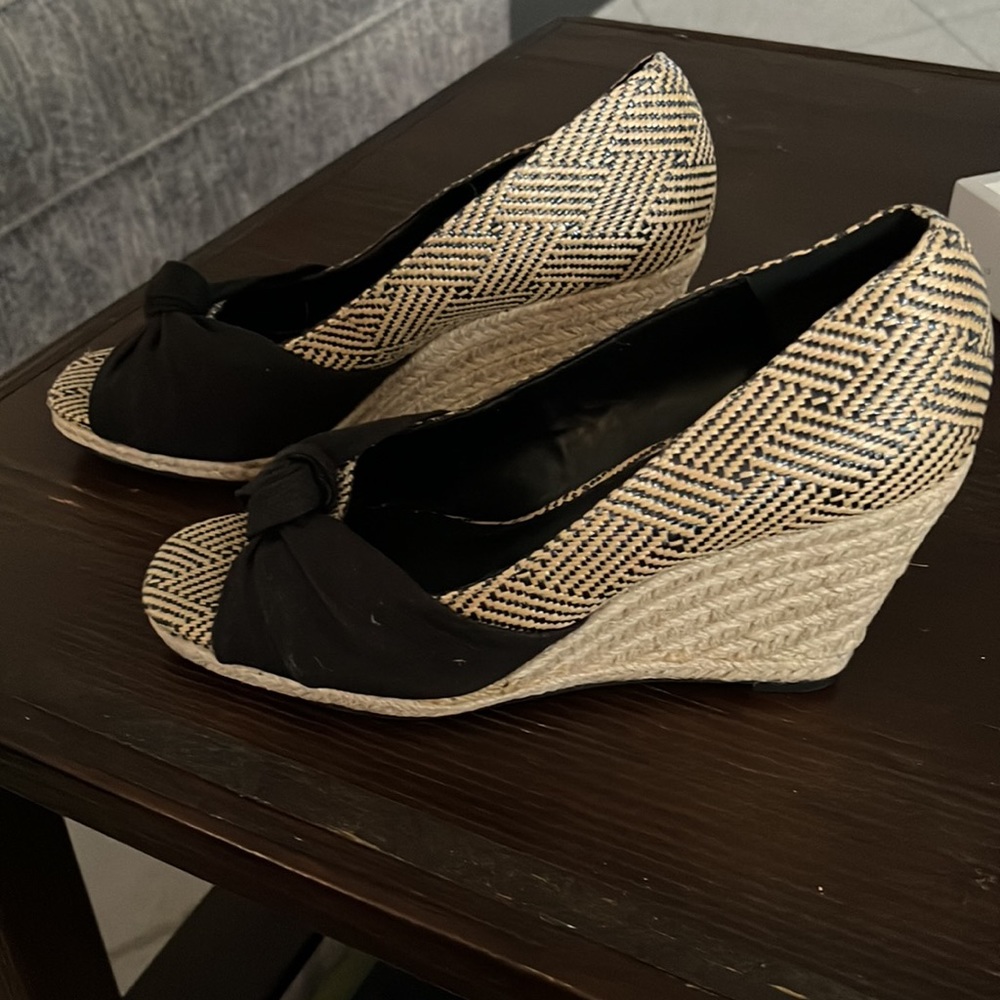 Kelly & Katie  Black Woven Peep Toe Espadrille Wedge Size 8.5